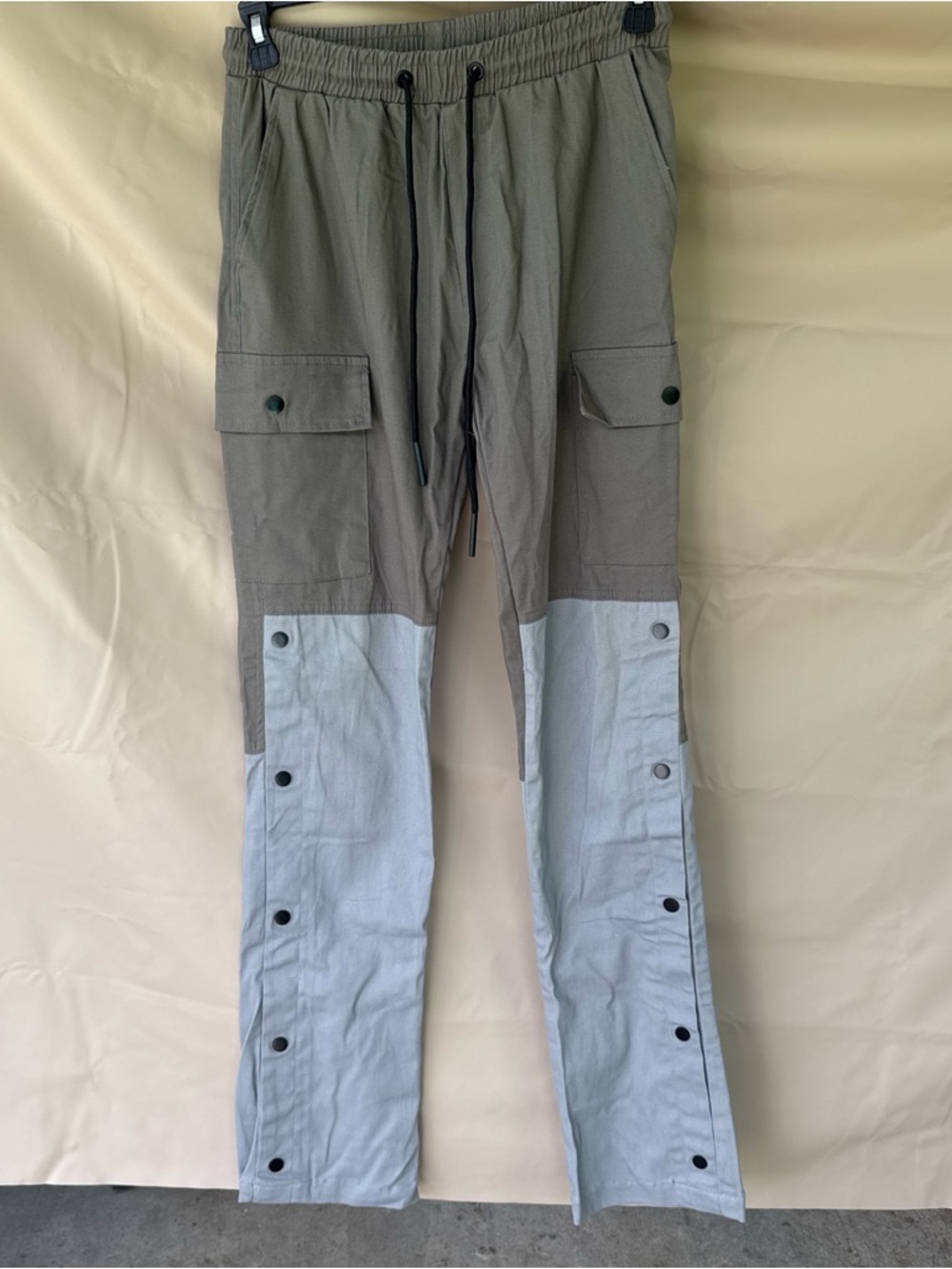 Men's Two-Tone Cargo Pants in Olive & Grey.